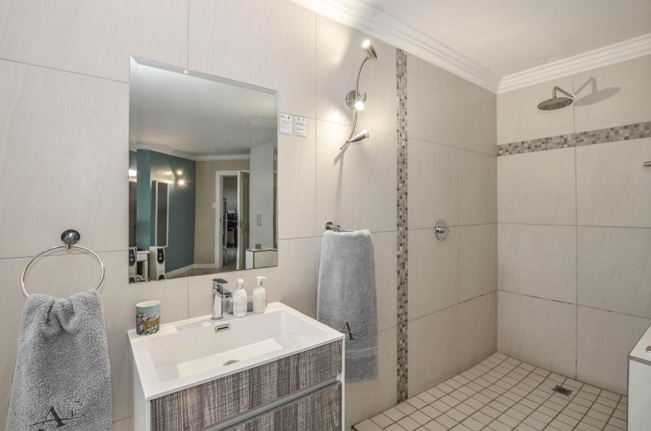 Atlantic Breeze Hotel Кейптаун Екстериор снимка